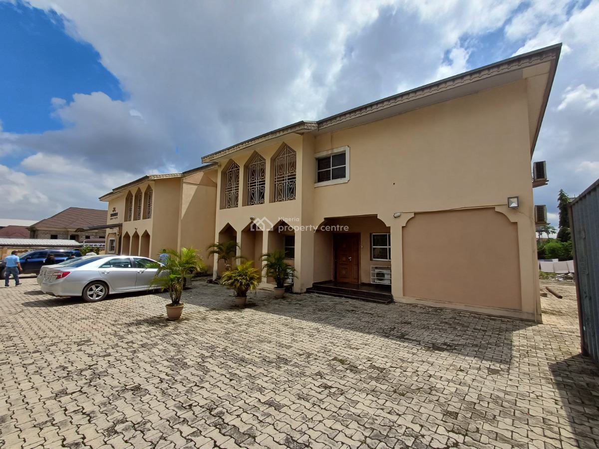 17 Rooms Detached Duplex with Massive Compound, Gwarinpa, Abuja, Detached Duplex for Rent