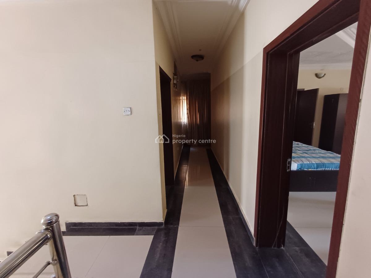 17 Rooms Detached Duplex with Massive Compound, Gwarinpa, Abuja, Detached Duplex for Rent
