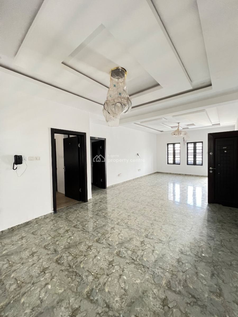 Well Built 3 Bedroom Apartment with a Bq in a Gated Secured Estate, Lekki Phase 1, Lekki Phase 1, Lekki, Lagos, Block of Flats for Sale