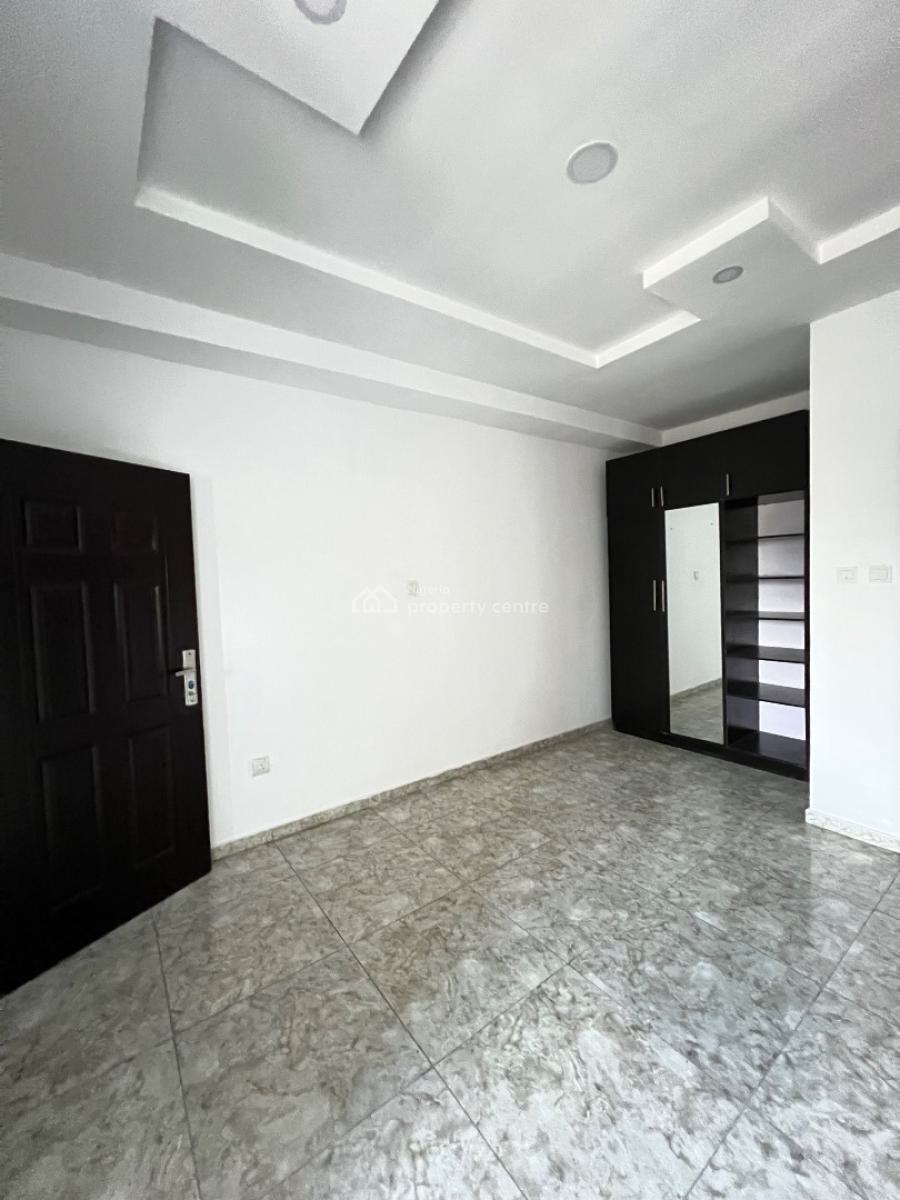 Well Built 3 Bedroom Apartment with a Bq in a Gated Secured Estate, Lekki Phase 1, Lekki Phase 1, Lekki, Lagos, Block of Flats for Sale