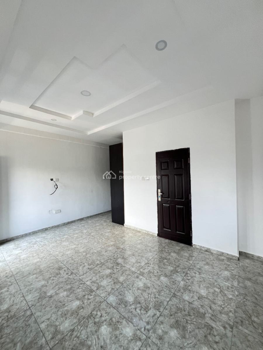 Well Built 3 Bedroom Apartment with a Bq in a Gated Secured Estate, Lekki Phase 1, Lekki Phase 1, Lekki, Lagos, Block of Flats for Sale