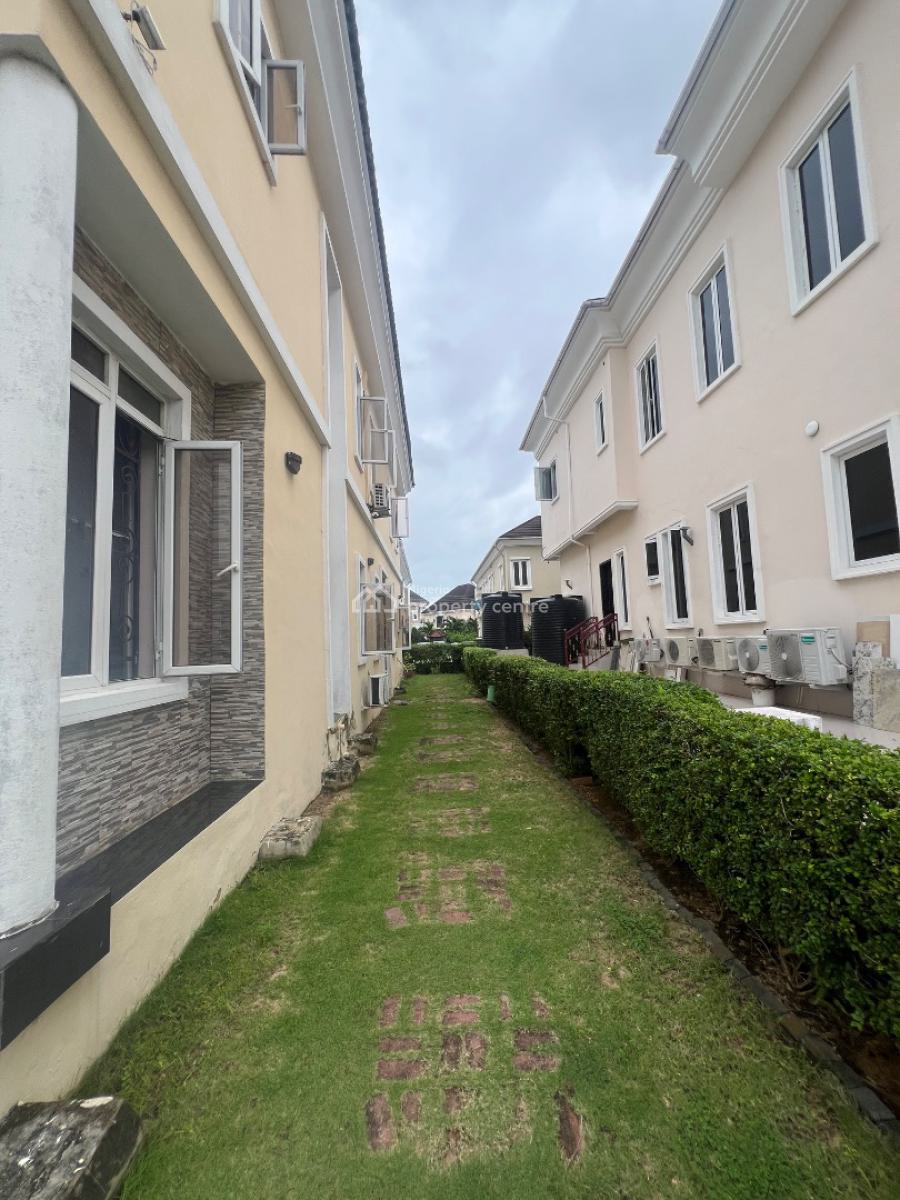 Very Spacious Five Bedrooms Detached House on Full Plot of Land, Northern Foreshore Estate, Lekki Phase 1, Lekki, Lagos, Detached Duplex for Sale