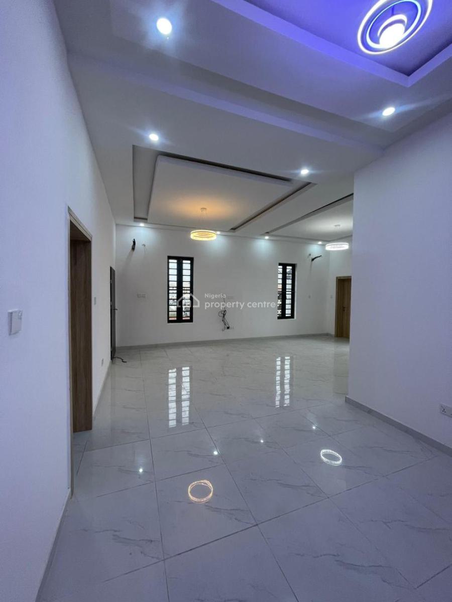 Beautifully Built 3 Bedroom Apartment., Alagomeji, Yaba, Lagos, Flat / Apartment for Sale