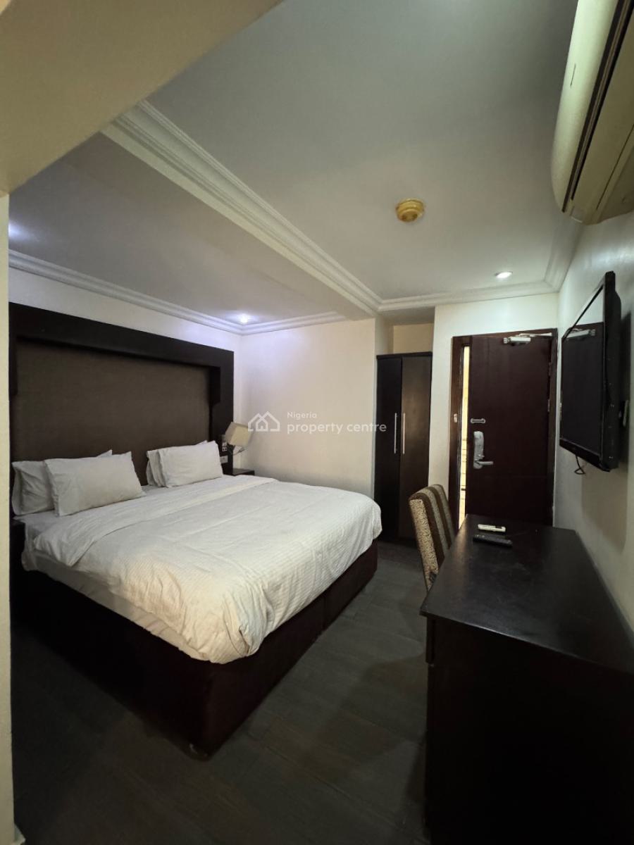Spacious 17-bedroom Detached Duplex, Lekki Phase 1, Lekki Phase 1, Lekki, Lagos, Hotel / Guest House for Rent