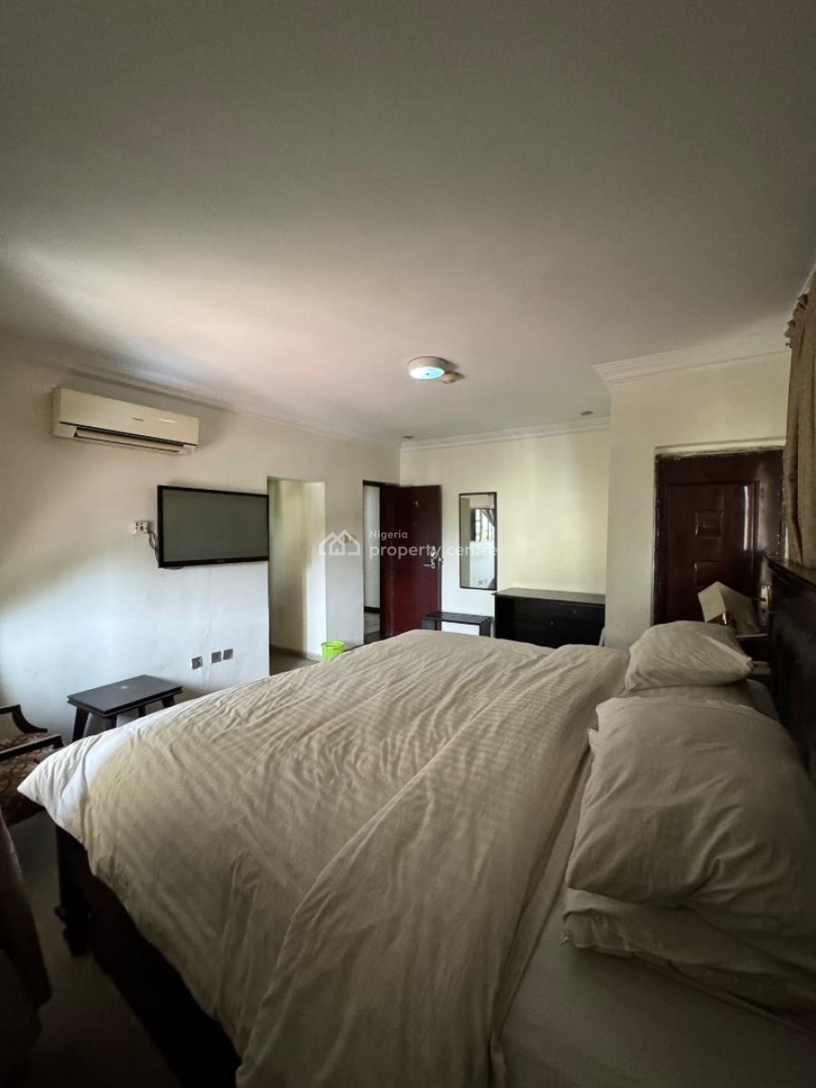 Spacious 17-bedroom Detached Duplex, Lekki Phase 1, Lekki Phase 1, Lekki, Lagos, Hotel / Guest House for Rent