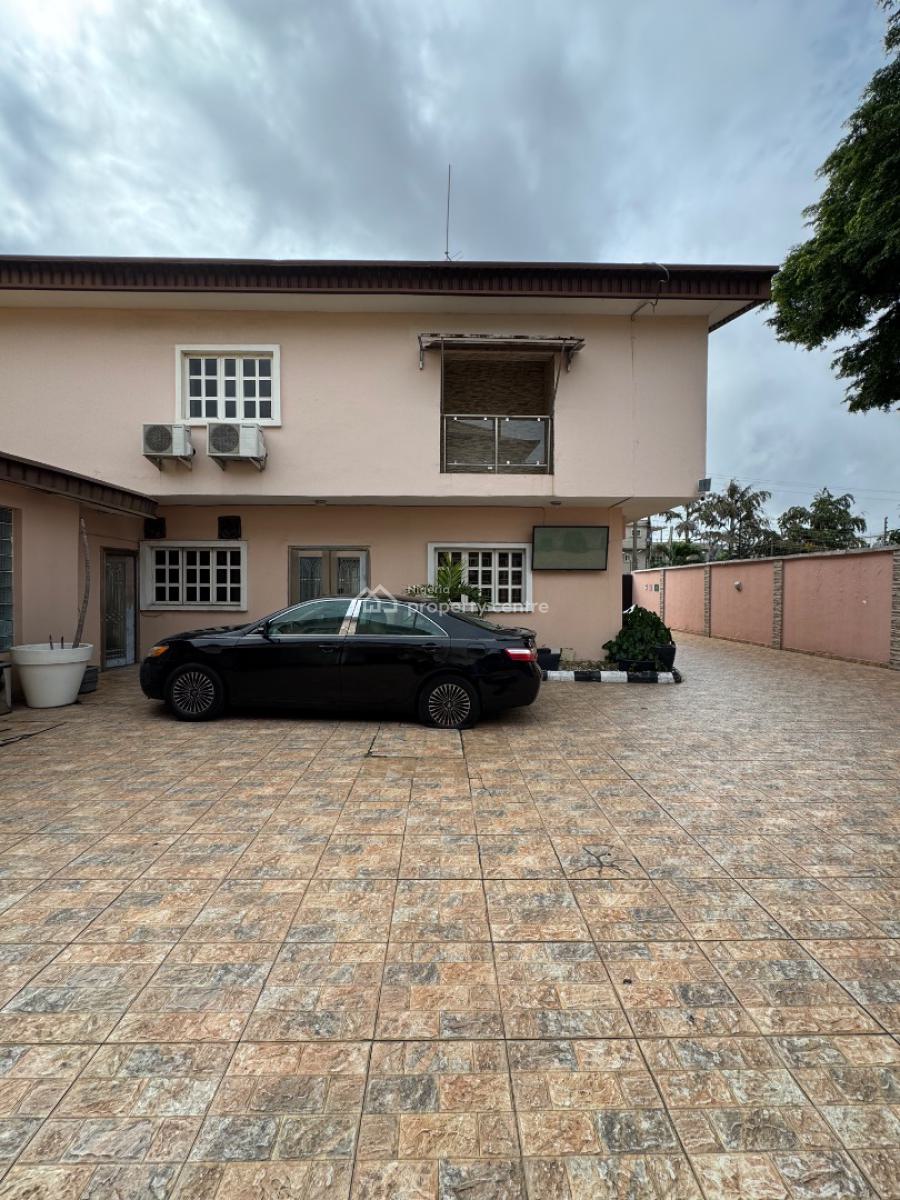 Spacious 17-bedroom Detached Duplex, Lekki Phase 1, Lekki Phase 1, Lekki, Lagos, Hotel / Guest House for Rent