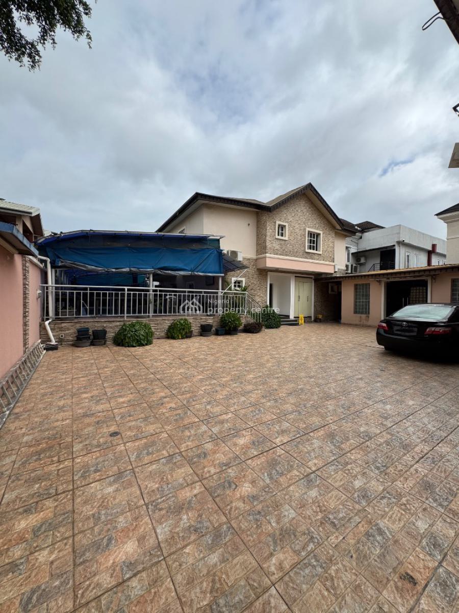 Spacious 17-bedroom Detached Duplex, Lekki Phase 1, Lekki Phase 1, Lekki, Lagos, Hotel / Guest House for Rent