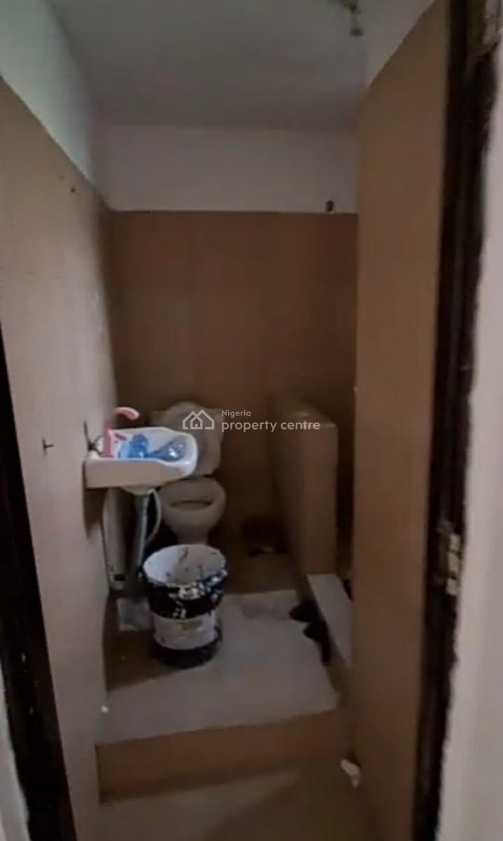 Renovated Mini-flat ( Upstairs) -- *video Available*, Off Alpha Beach Road Eti-osa, Lekki, Lagos, Mini Flat (room and Parlour) for Rent