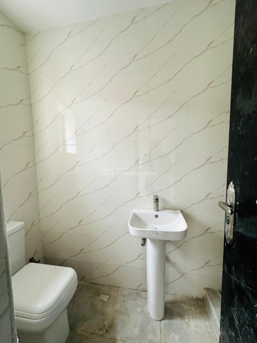 Lovely Built 3 Bedroom Apartment in a Serene Environment, Gbagada, Lagos, Flat / Apartment for Sale
