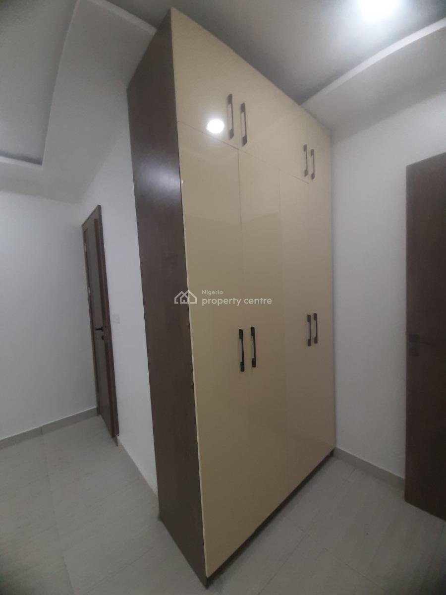 Newly Built and Serviced with 24/7 Power Supply 2 Bedtoom En-suite Fla, Ikate Elegushi, Lekki, Lagos, Flat / Apartment for Rent