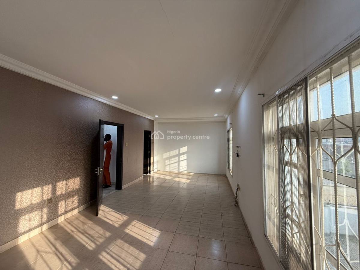 Fairly Used 4 Bedrooms Duplex with Bq, Main, Maitama District, Abuja, Semi-detached Duplex for Sale