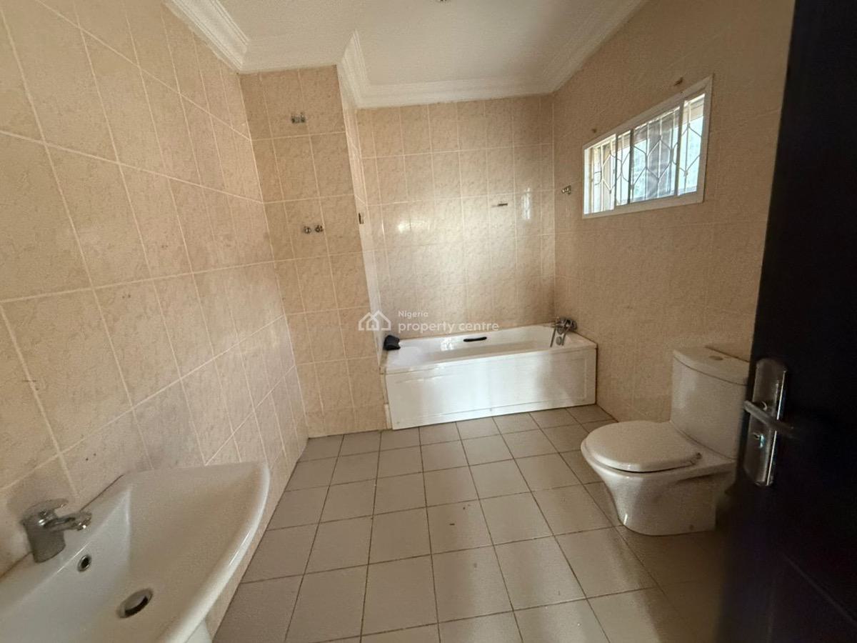 Fairly Used 4 Bedrooms Duplex with Bq, Main, Maitama District, Abuja, Semi-detached Duplex for Sale