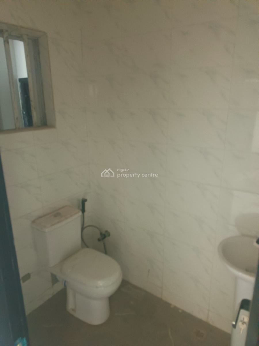 Brand New Luxury 2 Bedrooms Flat, Atlantic View Estate, Alpha Beach Road, New Road Bus-stop, Igbo Efon, Lekki, Lagos, Flat / Apartment for Rent