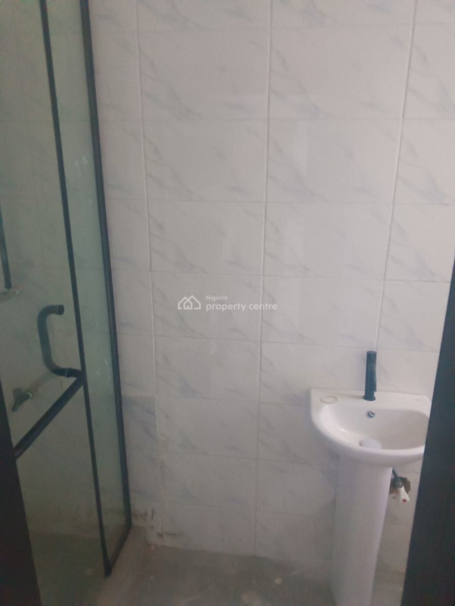 Brand New Luxury 2 Bedrooms Flat, Atlantic View Estate, Alpha Beach Road, New Road Bus-stop, Igbo Efon, Lekki, Lagos, Flat / Apartment for Rent