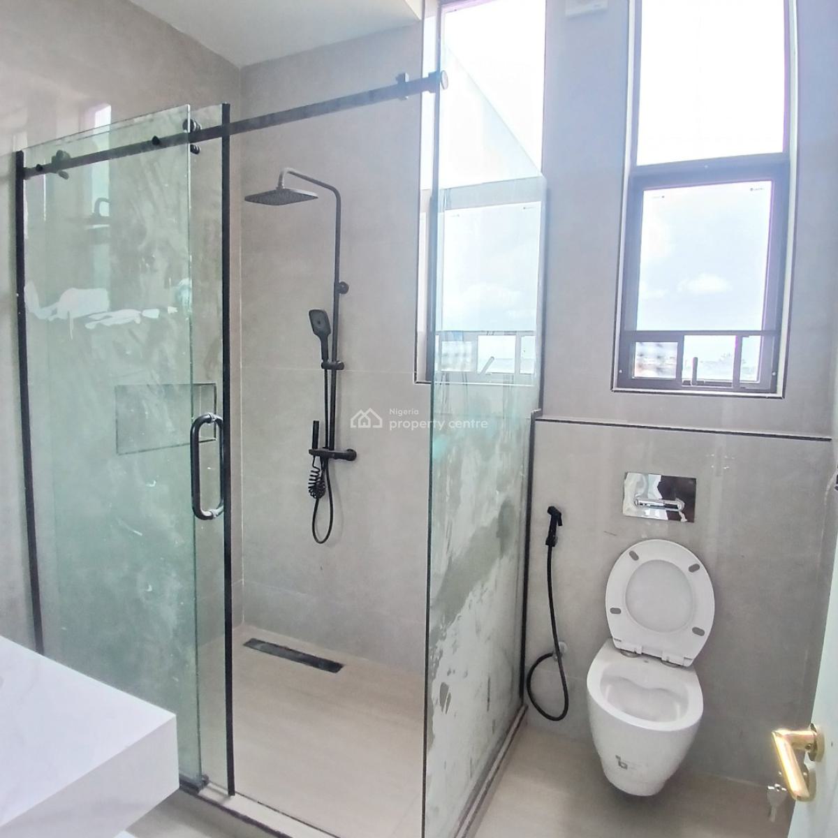 3 Bedroom Apartment with Swimming Pool,elevator. Rooftop Terrace, Lekki Phase 1, Lekki, Lagos, Flat / Apartment for Rent