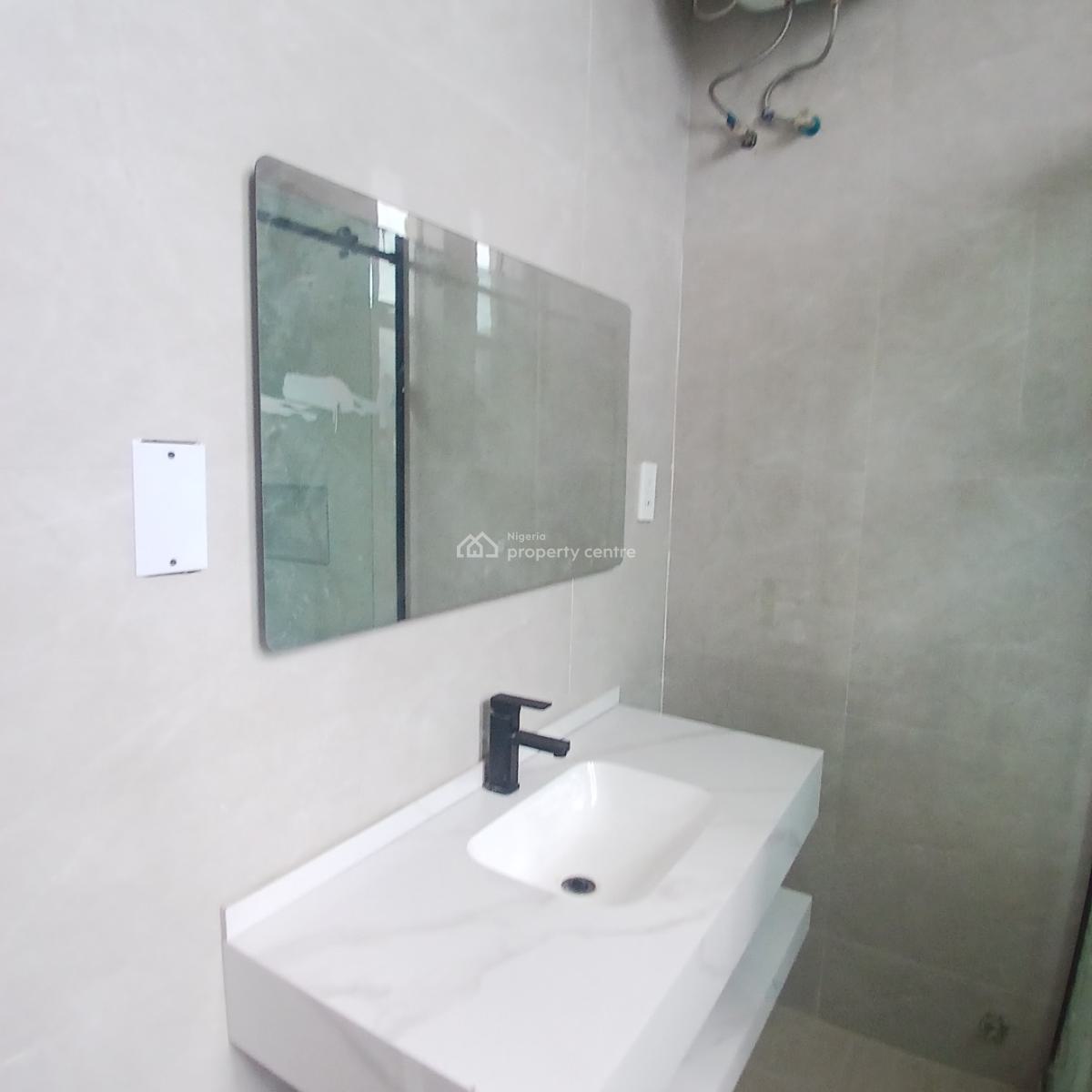 3 Bedroom Apartment with Swimming Pool,elevator. Rooftop Terrace, Lekki Phase 1, Lekki, Lagos, Flat / Apartment for Rent