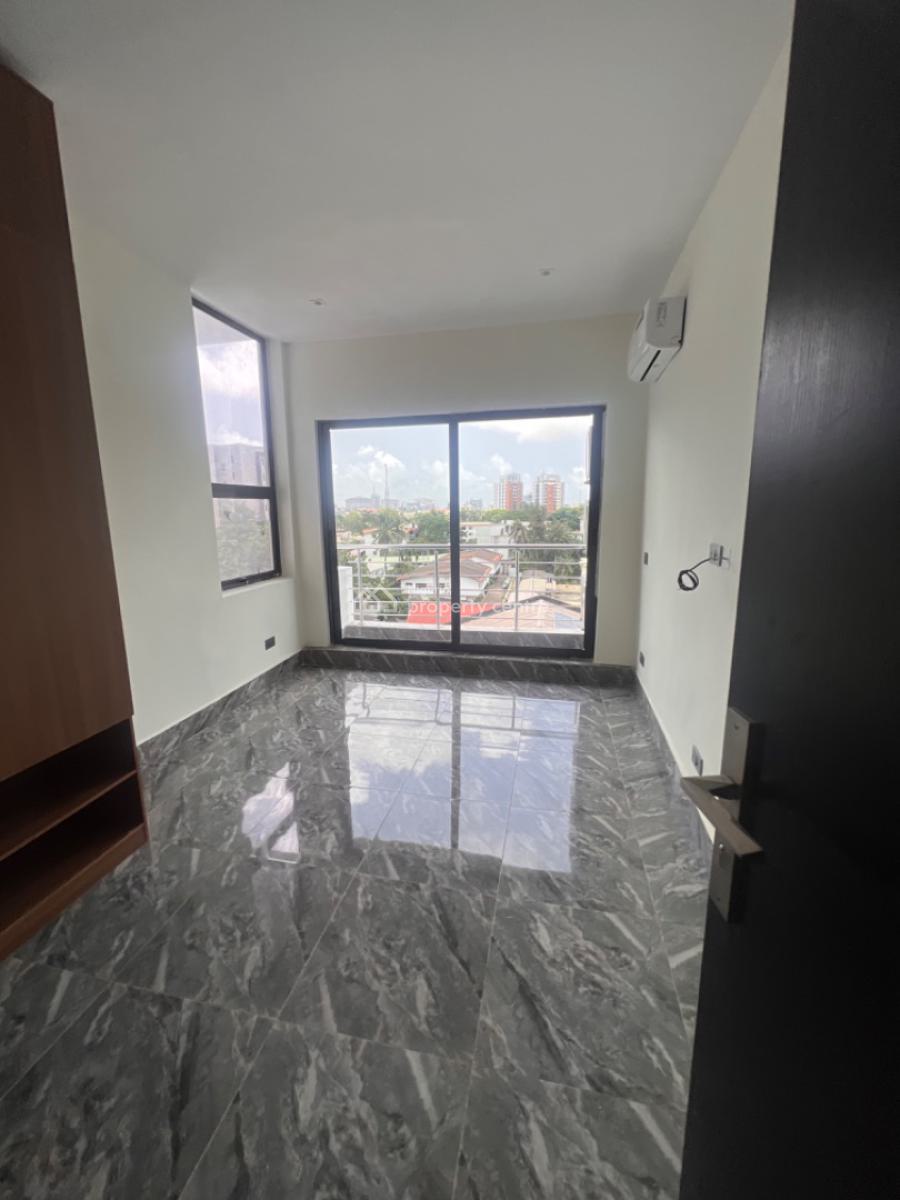 Gorgeous 3 Bedroom Apartment in Ikoyi with Swimming Pool and Gym, Old Ikoyi, Ikoyi, Lagos, Flat / Apartment for Rent