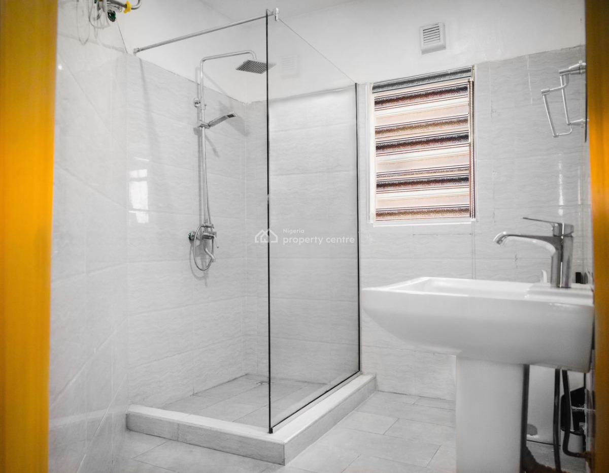 Nicely Furnished 2 Bedroom Apartment, Lekki Phase 1, Lekki, Lagos, Flat / Apartment Short Let