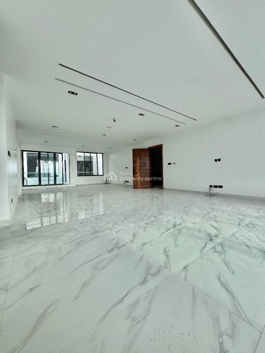 Well Built 3 Bedroom Apartment, Lekki Phase 1, Lekki, Lagos, Flat / Apartment for Sale