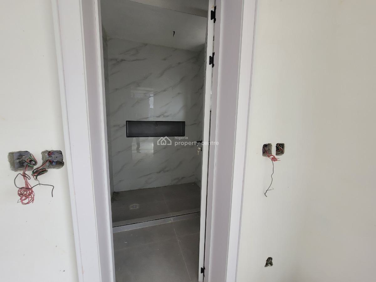 Decent 2 Bedrooms Apartment, Ikate Elegushi, Lekki, Lagos, Flat / Apartment for Sale