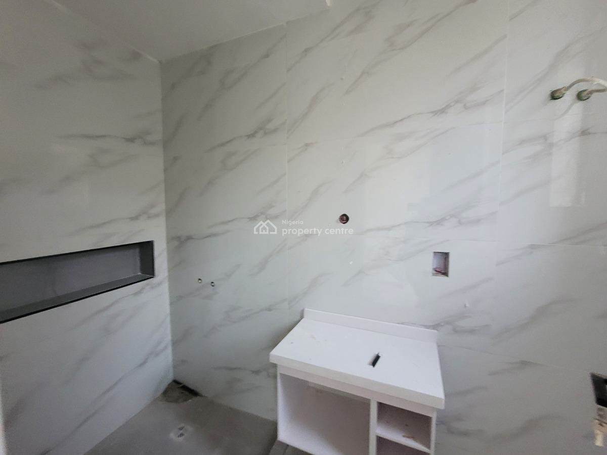 Decent 2 Bedrooms Apartment, Ikate Elegushi, Lekki, Lagos, Flat / Apartment for Sale