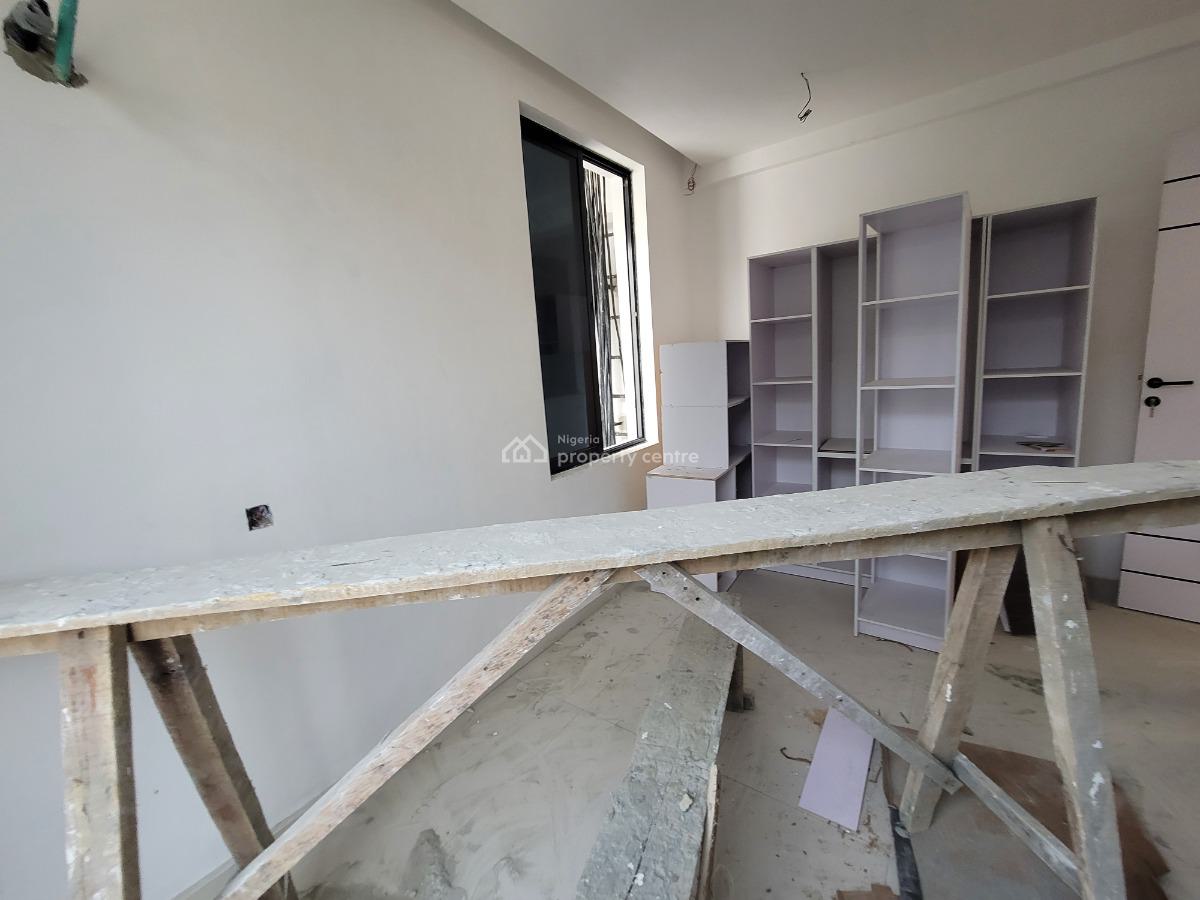 Decent 2 Bedrooms Apartment, Ikate Elegushi, Lekki, Lagos, Flat / Apartment for Sale