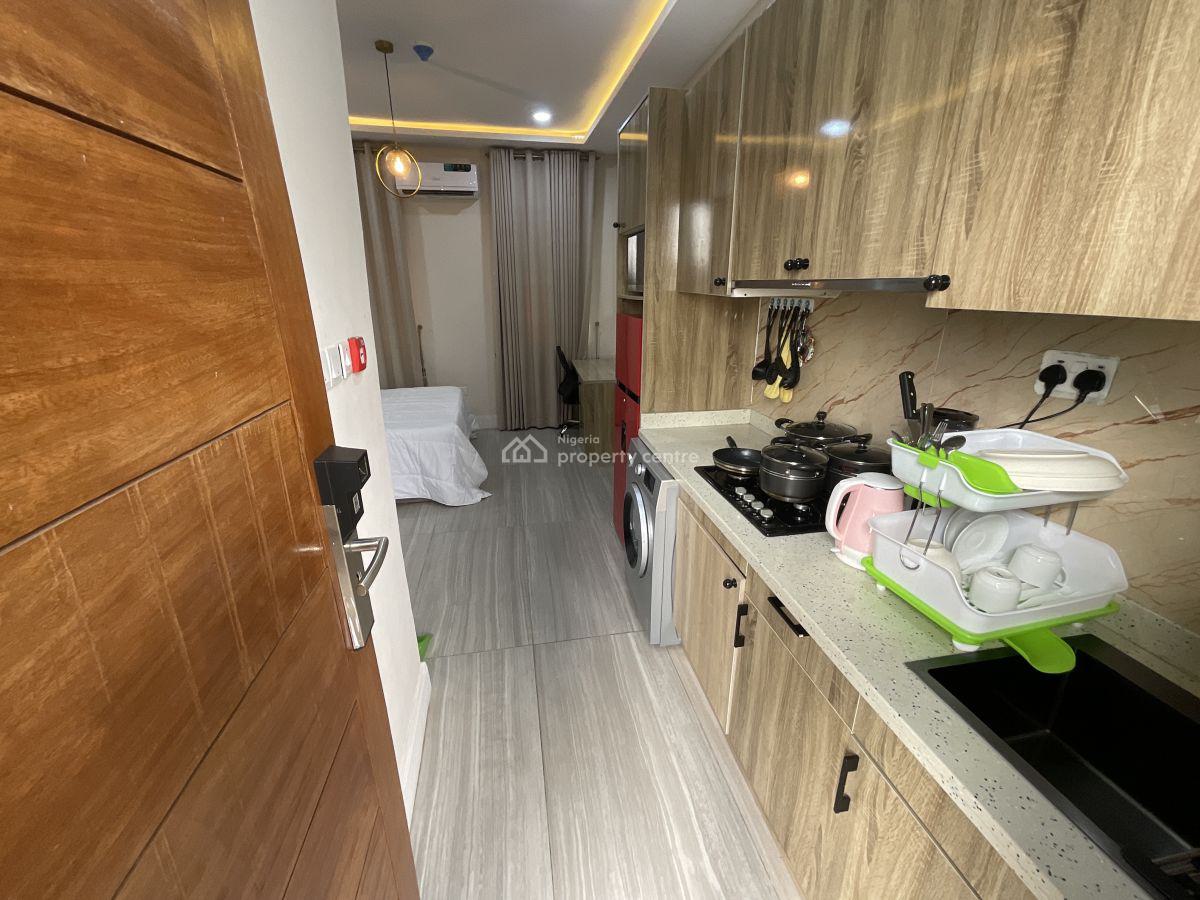 Nicely Furnshed Studio Apartment, Ikota, Lekki, Lagos, Flat / Apartment Short Let