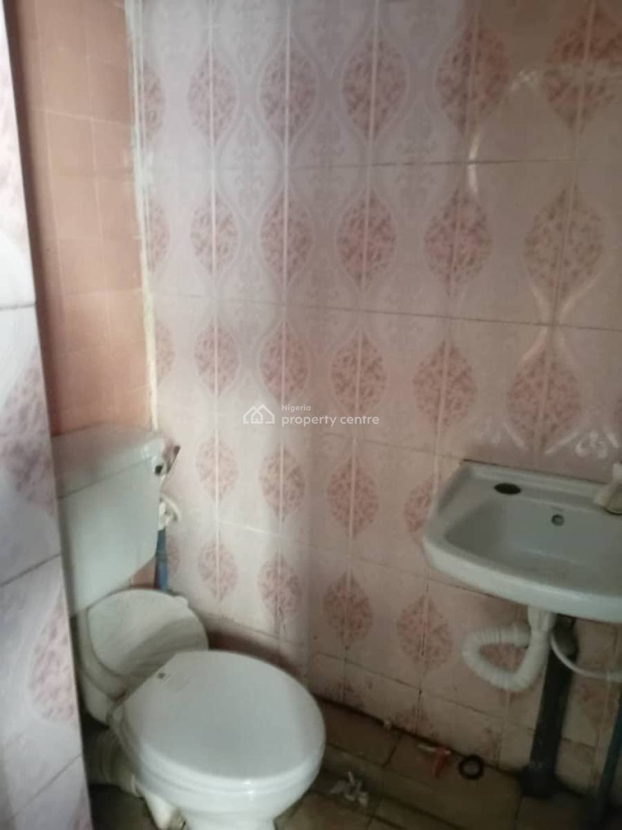 a Room Upstairs in a Shared Apartment Sharing Only Kitchen, Mashyhill Estate, Ado Road, Ajah, Lagos, Self Contain (single Rooms) for Rent