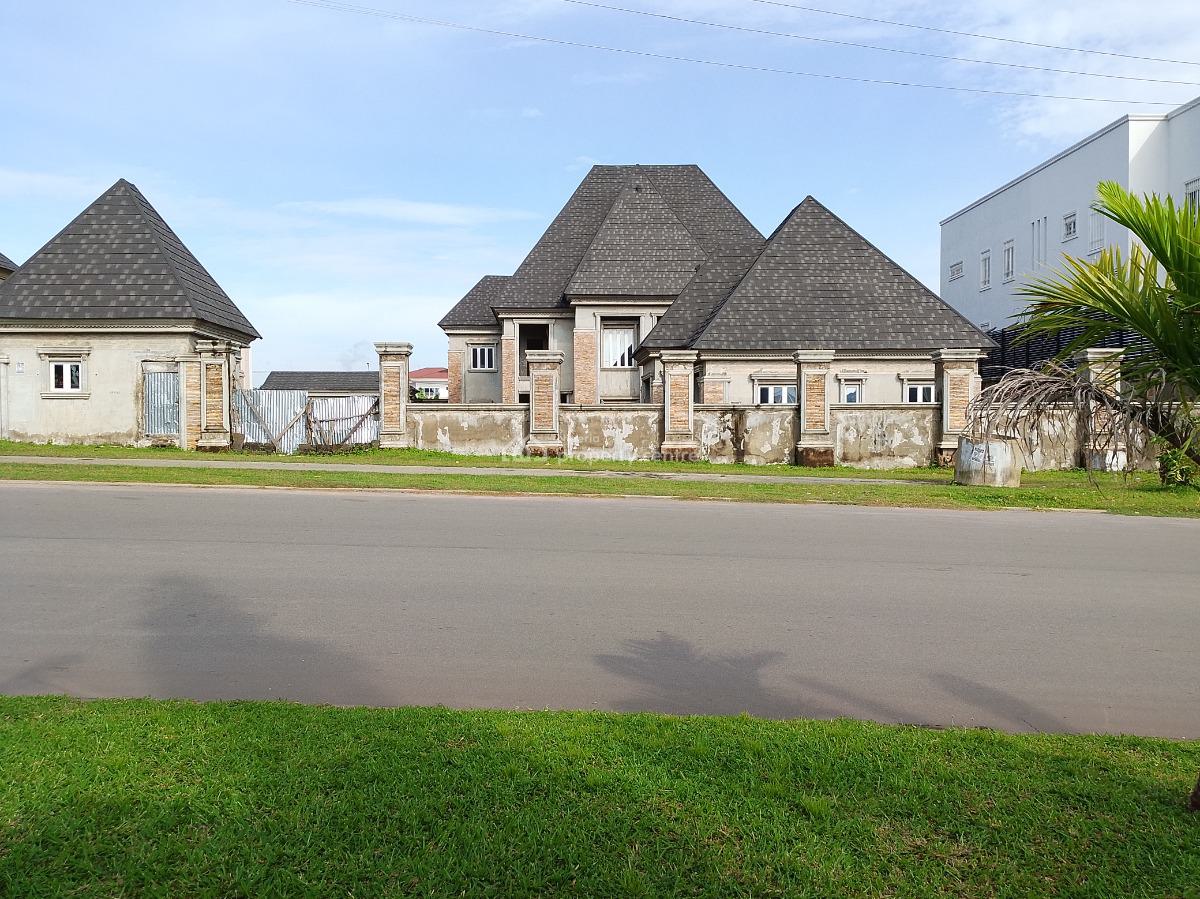 Most Valuable and Strategically Position Plot, Aliu Modibo Street, Just Before Pacesetter School, Guzape District, Abuja, Residential Land for Sale