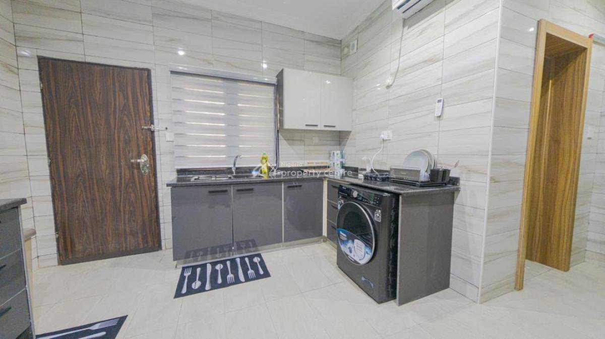 3bedrooms Terrace Duplex with Pool, Lekki Phase 1, Lekki, Lagos, Flat / Apartment Short Let