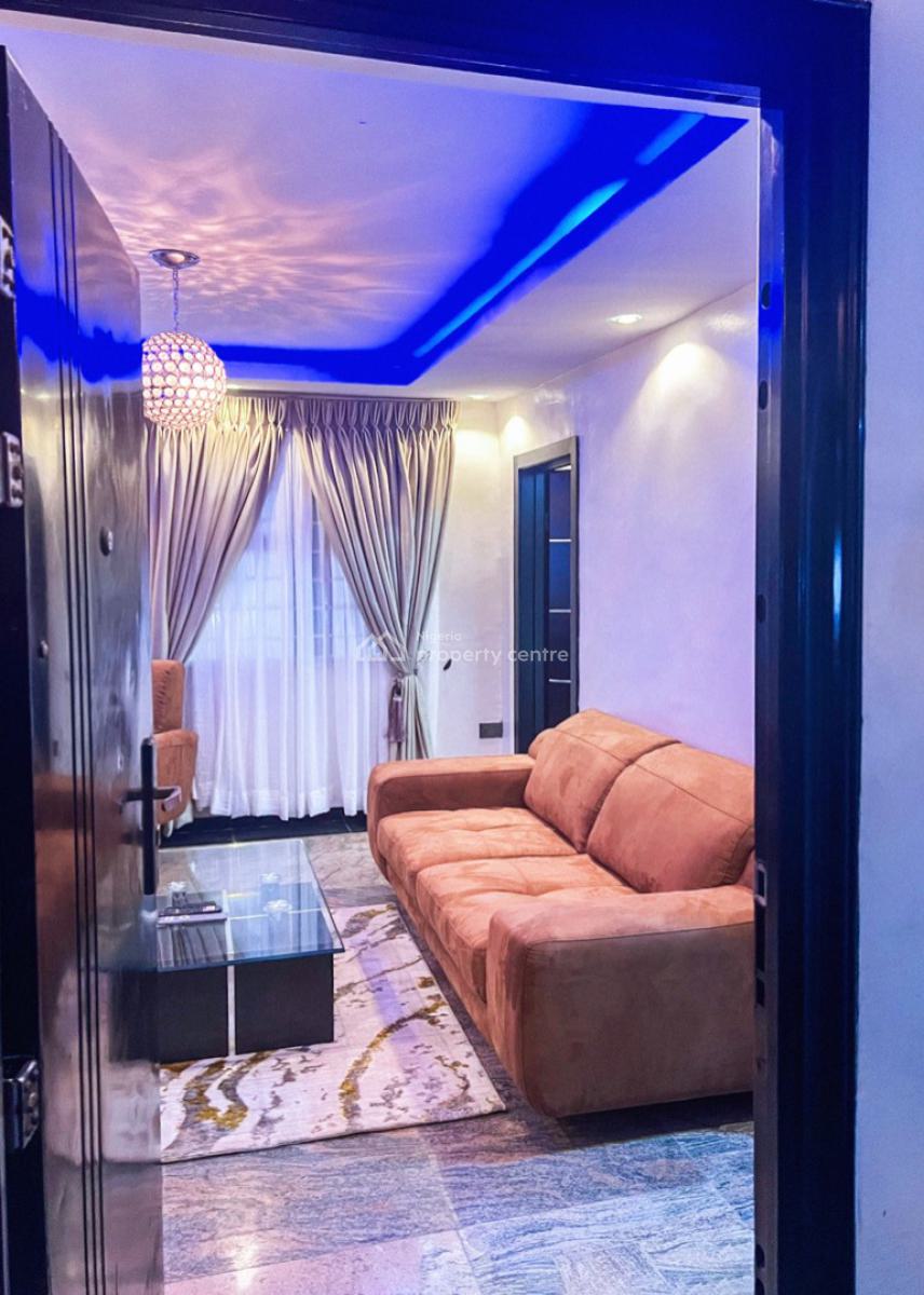 Fully Furnished and Service Mini Flat @lekki Phase One, Off Admiralty Way, Lekki Phase 1, Lekki, Lagos, Mini Flat (room and Parlour) for Rent