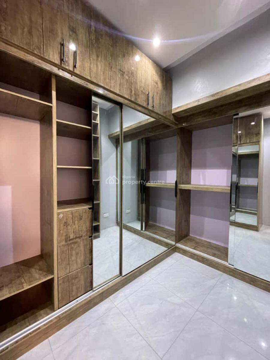 Luxury  4 Bedroom Maisonette, Lekki Phase 1, Lekki, Lagos, Flat / Apartment for Sale