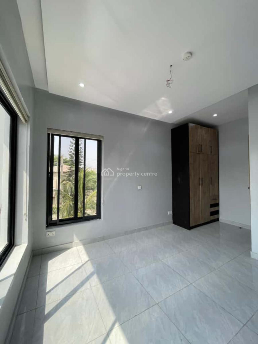Luxury  4 Bedroom Maisonette, Lekki Phase 1, Lekki, Lagos, Flat / Apartment for Sale