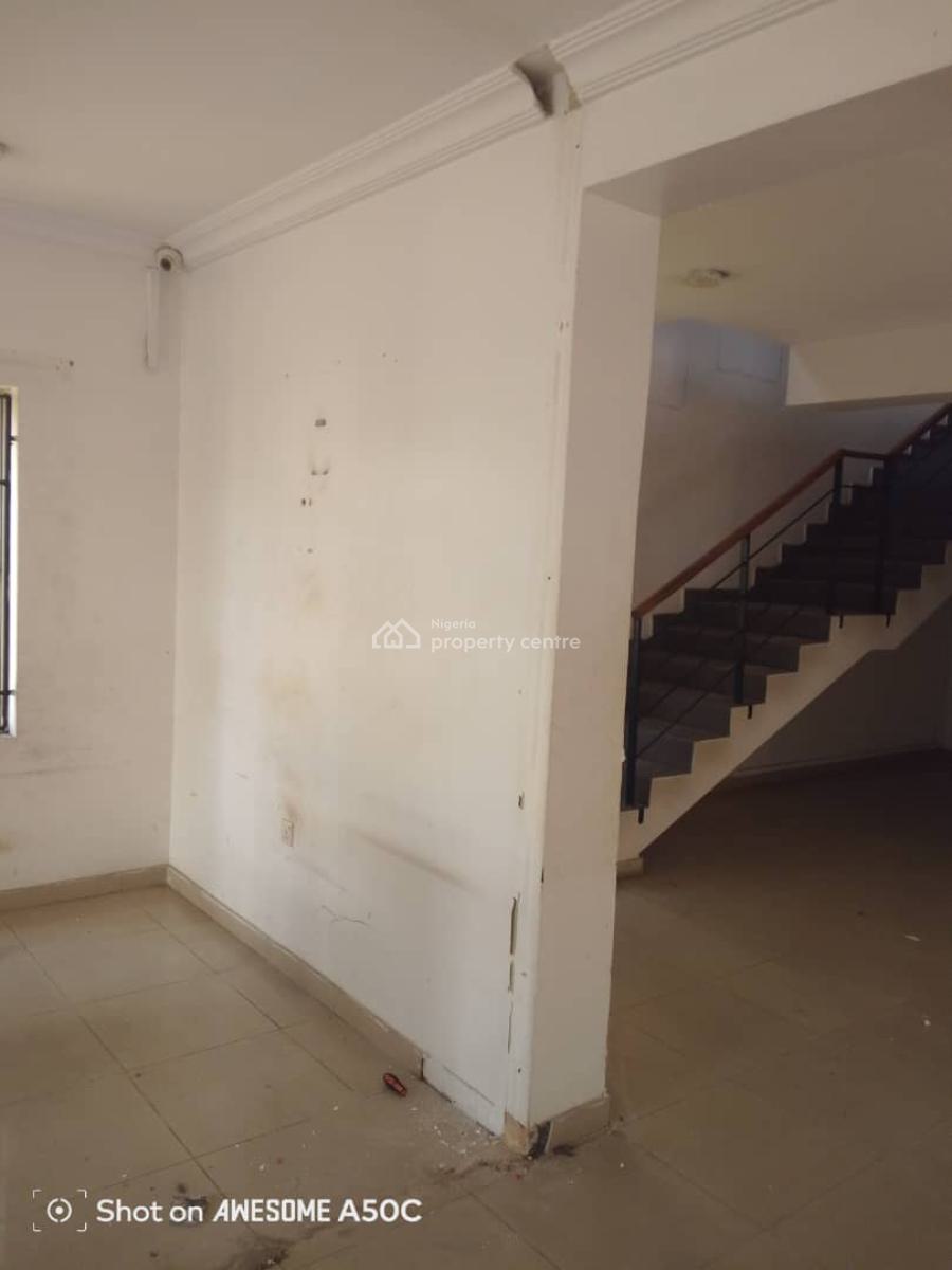 Spacious 4 Bedroom Semi Detached House with 2 Rooms Bq, Off Durosimi Etti Road, Lekki Phase 1, Lekki, Lagos, Semi-detached Duplex for Rent