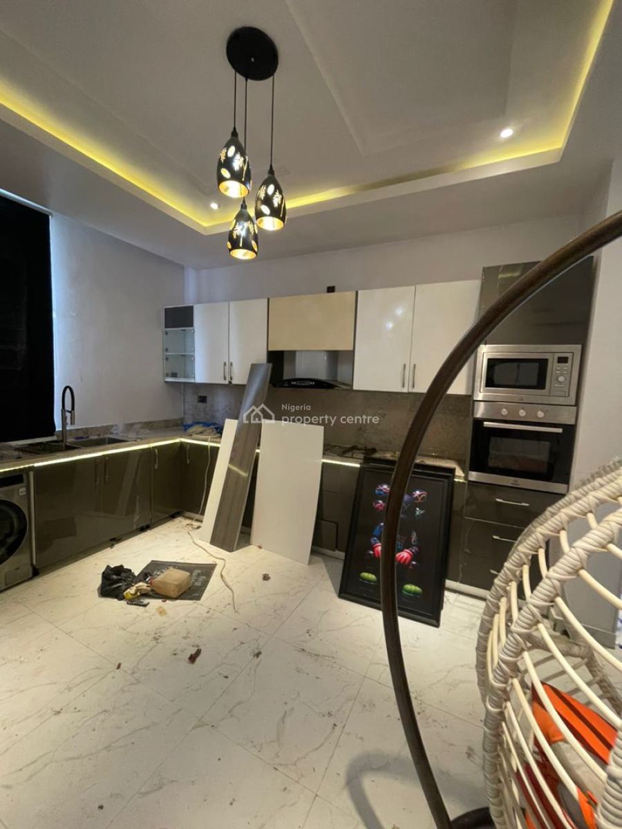 2 Bedroom Furnished Apartment, in a Well Secured Environment, Jakande, Lekki, Lagos, Flat / Apartment for Rent