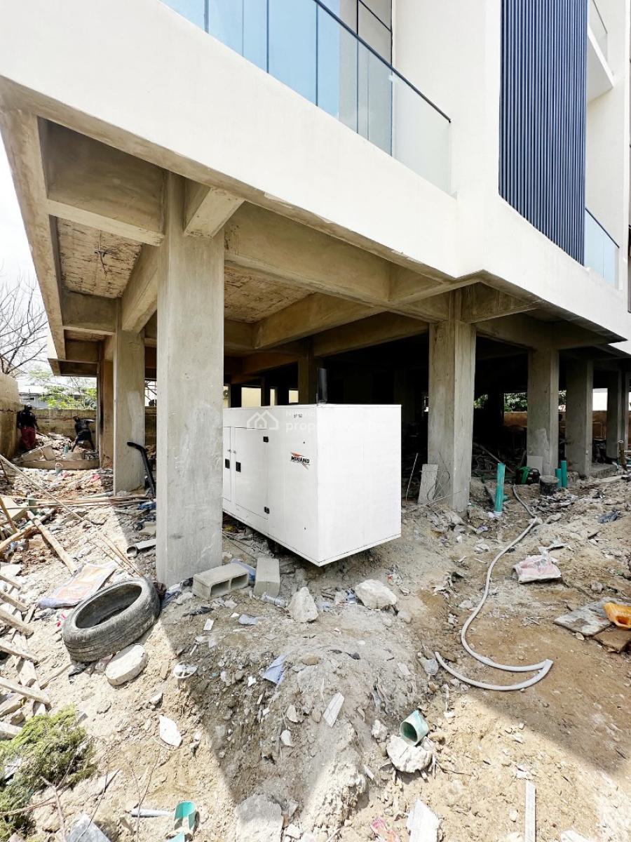 Lovely 2 Bedroom Apartment with Bq, Lekki Phase 1, Lekki, Lagos, Block of Flats for Sale