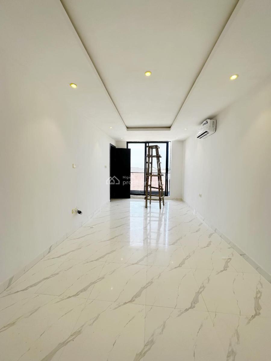 Luxury 2 Bedroom Apartment, Lekki Phase 1, Lekki, Lagos, Block of Flats for Sale