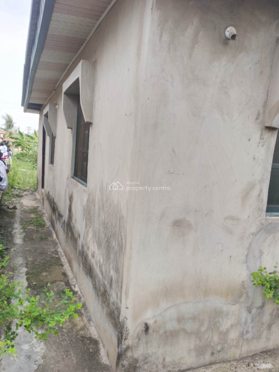 3 Bedroom Bungalow, Oduloye Off Bayeku Road, Igbogbo, Ikorodu, Lagos, Detached Bungalow for Sale
