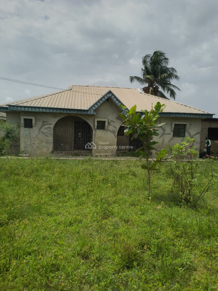 3 Bedroom Bungalow, Oduloye Off Bayeku Road, Igbogbo, Ikorodu, Lagos, Detached Bungalow for Sale