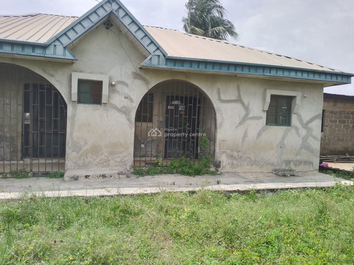 3 Bedroom Bungalow, Oduloye Off Bayeku Road, Igbogbo, Ikorodu, Lagos, Detached Bungalow for Sale