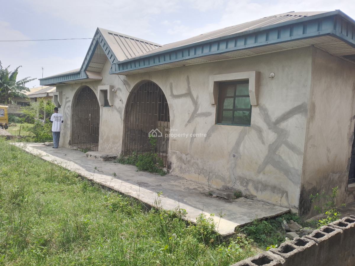 3 Bedroom Bungalow, Oduloye Off Bayeku Road, Igbogbo, Ikorodu, Lagos, Detached Bungalow for Sale