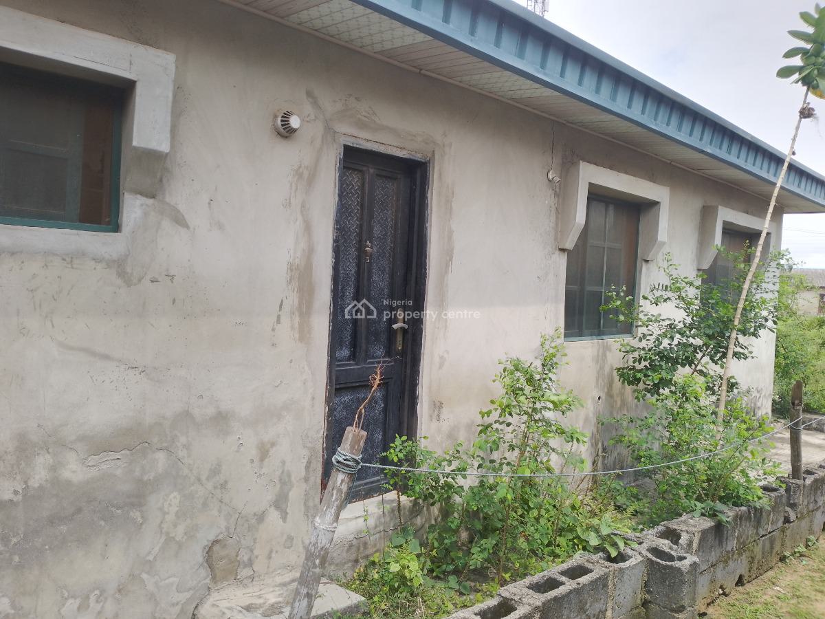 3 Bedroom Bungalow, Oduloye Off Bayeku Road, Igbogbo, Ikorodu, Lagos, Detached Bungalow for Sale