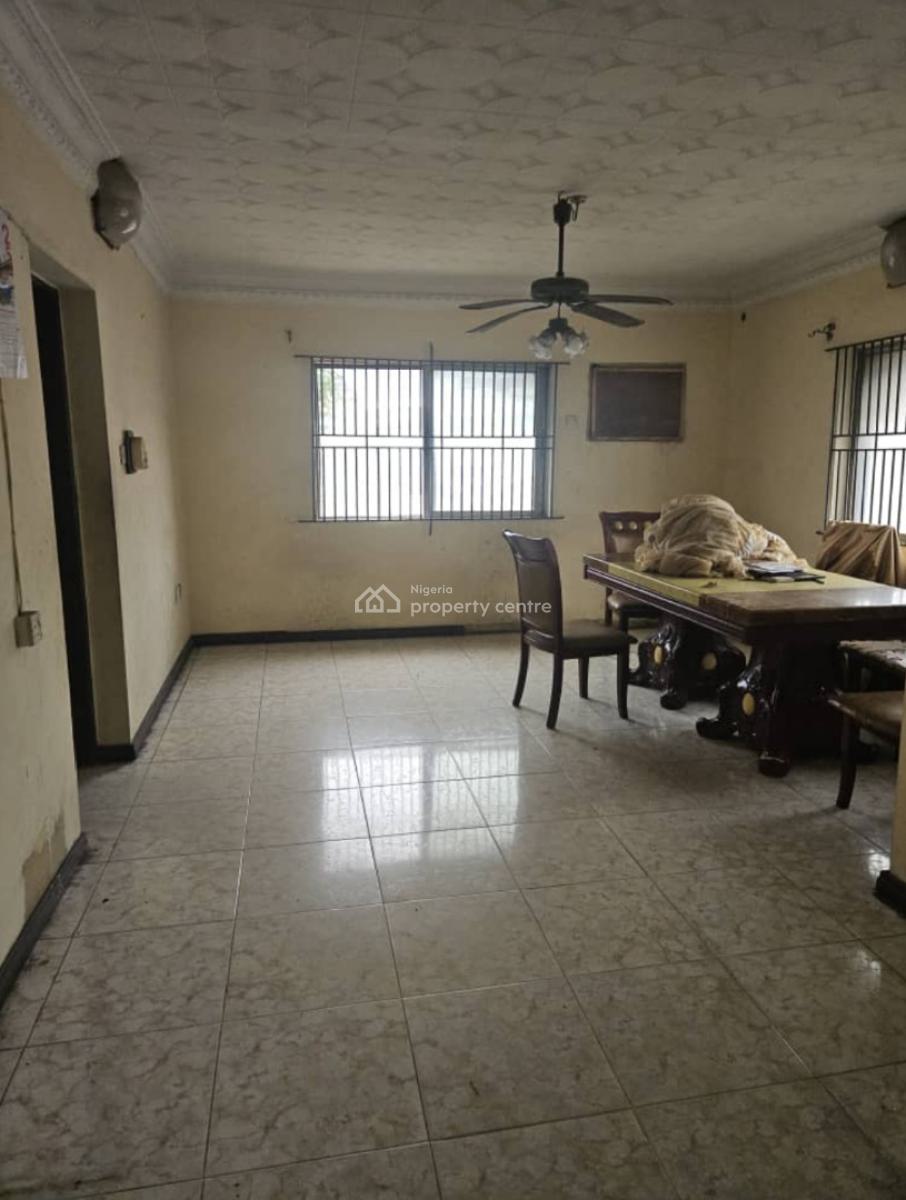 Spacious 4 Bedrom Flat (upstairs), Lovely Environment Inside Omole Phase 2 Estate Ikeja, Omole Phase 2, Ikeja, Lagos, Flat / Apartment for Rent