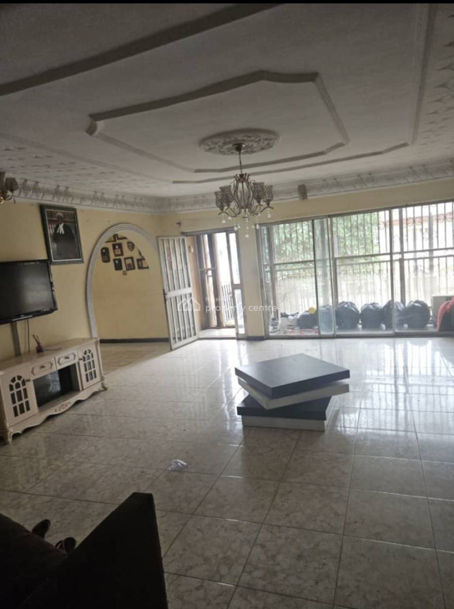 Spacious 4 Bedrom Flat (upstairs), Lovely Environment Inside Omole Phase 2 Estate Ikeja, Omole Phase 2, Ikeja, Lagos, Flat / Apartment for Rent