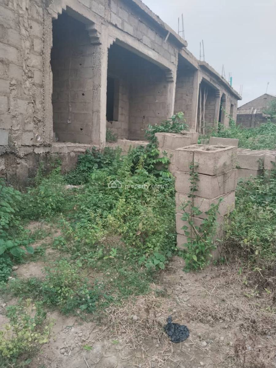 Uncompleted 4 Units of Room& Palour& 2 Units of 2 Bedroom, Alegongo Estate, Akobo, Ibadan, Oyo, Block of Flats for Sale