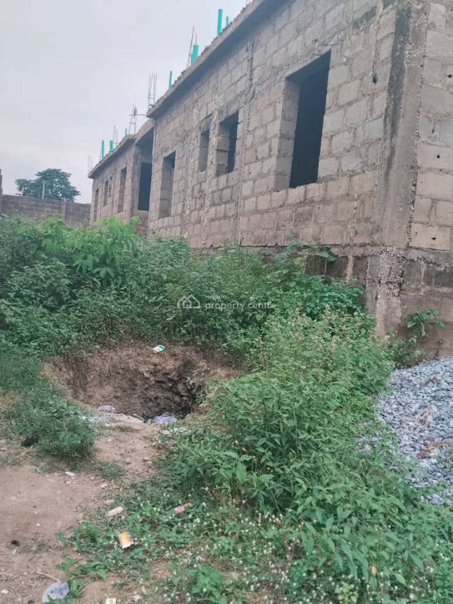Uncompleted 4 Units of Room& Palour& 2 Units of 2 Bedroom, Alegongo Estate, Akobo, Ibadan, Oyo, Block of Flats for Sale