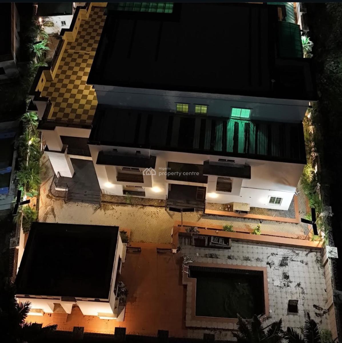 7bedrooms Mansion with a Swimming Pool, a Penthouse and Basement, Guzape District, Abuja, Detached Duplex for Sale