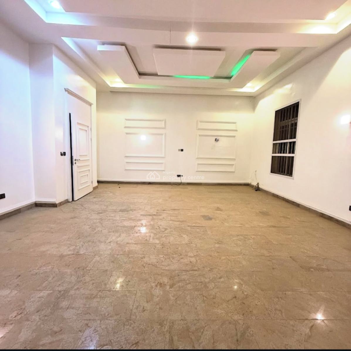 7bedrooms Mansion with a Swimming Pool, a Penthouse and Basement, Guzape District, Abuja, Detached Duplex for Sale