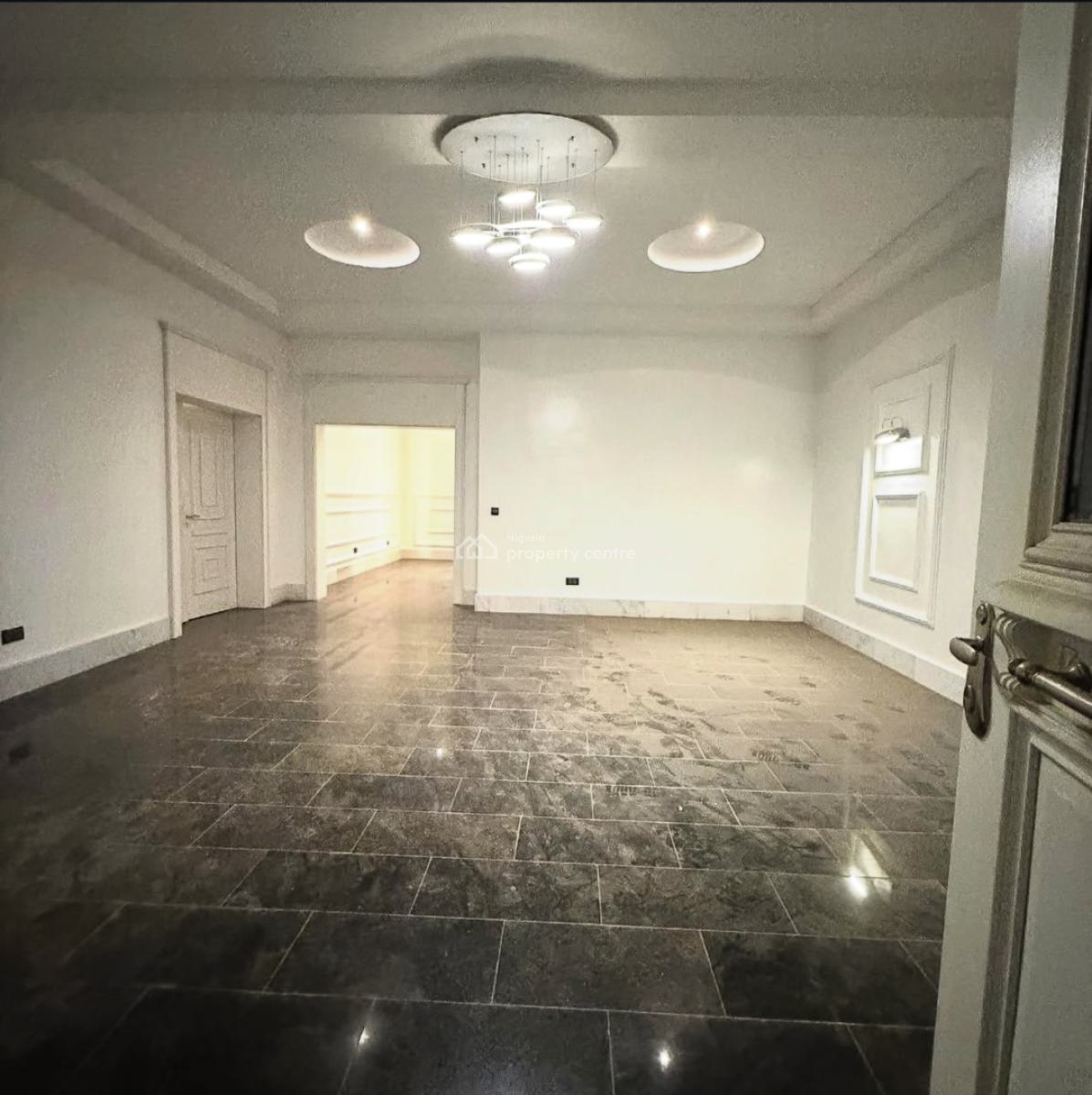 7bedrooms Mansion with a Swimming Pool, a Penthouse and Basement, Guzape District, Abuja, Detached Duplex for Sale