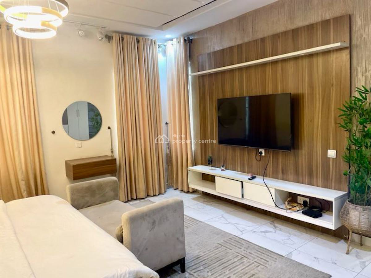 Nicely Furnished 3 Bedrooms Apartment, Lekki Phase 1, Lekki, Lagos, Flat / Apartment Short Let